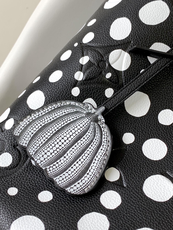 ルイヴィトンバッグ素材ディテール